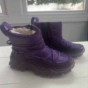 Kids Vibrant Purple Snow Boots